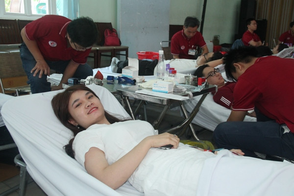 Những hình ảnh nổi bật trong ngày Chủ nhật Đỏ tại TP.HCM ảnh 12