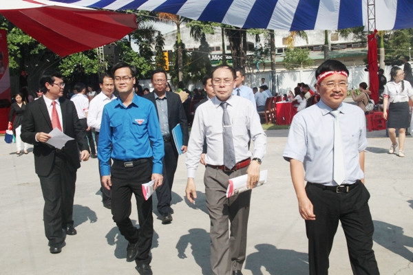 Những hình ảnh nổi bật trong ngày Chủ nhật Đỏ tại TP.HCM ảnh 6