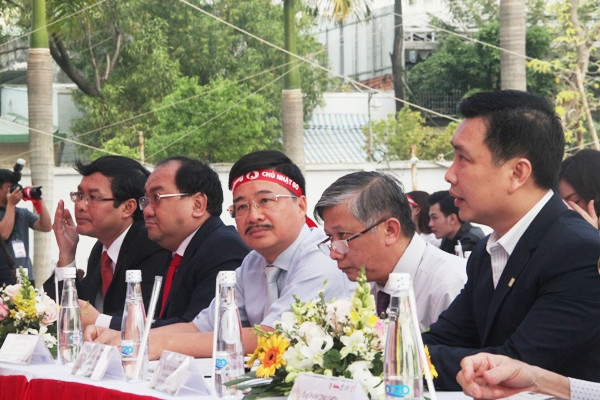 Những hình ảnh nổi bật trong ngày Chủ nhật Đỏ tại TP.HCM ảnh 4