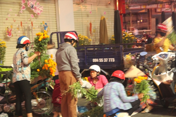 Về Bình Dương đi chợ phiên đặc biệt rạng sáng mùng 3 Tết ảnh 4