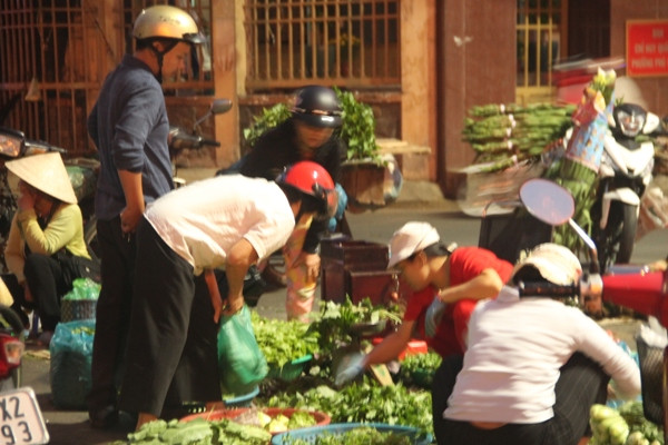 Về Bình Dương đi chợ phiên đặc biệt rạng sáng mùng 3 Tết ảnh 3