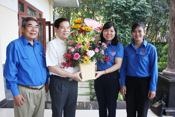 Tuổi trẻ Bình Dương tri ân cựu cán bộ Đoàn qua các thời kỳ ảnh 1