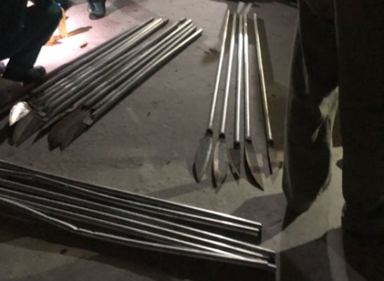 Đột kích quán karaoke, 33 người dương tính ma túy cùng nhiều hung khí ảnh 3