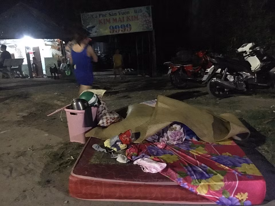 Cháy lớn khu phế liệu ở Bình Dương, hàng trăm công nhân tháo chạy ảnh 3