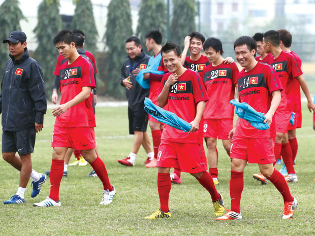 Đội tuyển với diện mạo mới, nhiều nụ cười hơn. Ảnh: Quang Minh Đội tuyển với diện mạo mới, nhiều nụ cười hơn