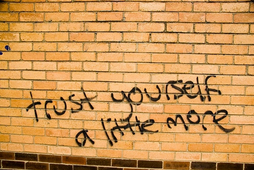 Tin bản thân mình hơn một chút nhé. Bạn có thể làm được nhiều điều hơn bạn nghĩ bạn có thể đấy. Tin bản thân mình hơn một chút nhé. Bạn có thể làm được nhiều điều hơn bạn nghĩ bạn có thể đấy