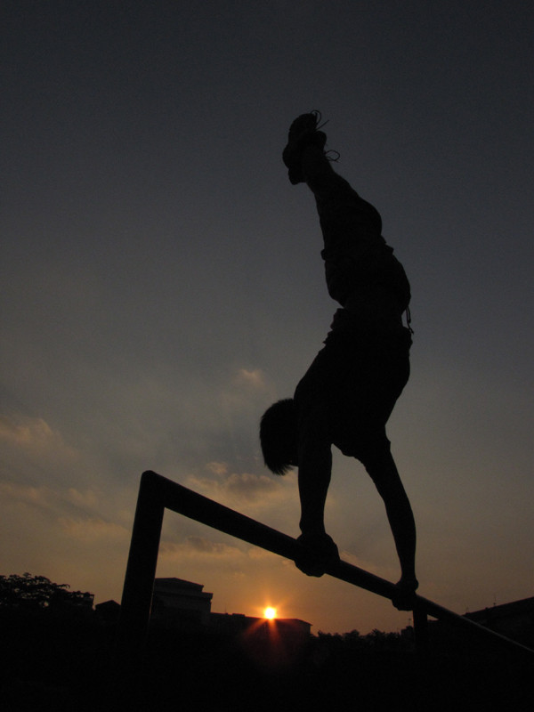 Kỹ thuật Hand Stand