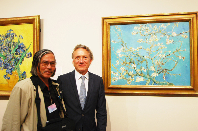 Tác giả và cháu Van Gogh