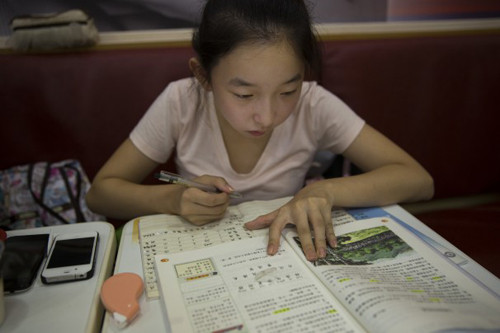 Bé Ma Qianyi phải nỗ lực rất nhiều để có cơ hội học ở trường điểm vì gia đình em không giàu cũng không có quan hệ