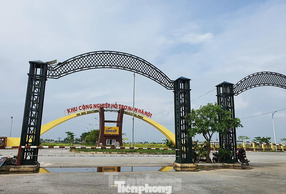 KCN HANSSIP được quy hoạch lên tới 640 ha, trong đó có khoảng 500 ha là khu công nghiệp và khoảng 140 ha là khu đô thị dịch vụ. Khi đi vào hoạt động ổn định, KCN này dự kiến sẽ thu hút được khoảng 2.000 DN lớn và nhỏ vào sản xuất - kinh doanh, sẽ tạo ra khoảng 300.000 - 500.000 lao động trực tiếp và gián tiếp cho thành phố Hà Nội và vùng phụ cận.