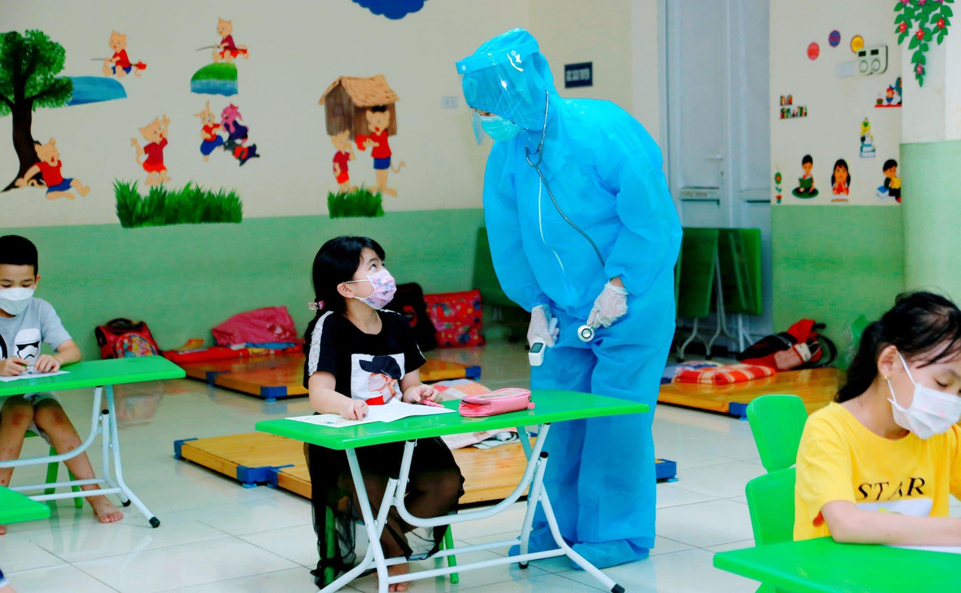 Cùng với sự vào cuộc của cả hệ thống chính trị, đến nay dịch bệnh ở Vĩnh Phúc cơ bản đã được khoanh vùng, khống chế. Vĩnh Phúc đã thiết lập tổng số 55 cơ sở cách ly (bao gồm cả 1 Bệnh viện dã chiến). Trong đó, cấp tỉnh có 14 cơ sở; cấp huyện có 41 cơ sở.