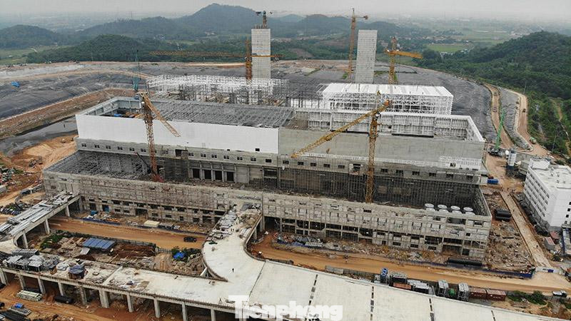 Phó Chủ tịch UBND thành phố Hà Nội Nguyễn Trọng Đông đã kiểm tra tiến độ triển khai dự án Nhà máy điện rác Sóc Sơn ngày 13/5 vừa qua.