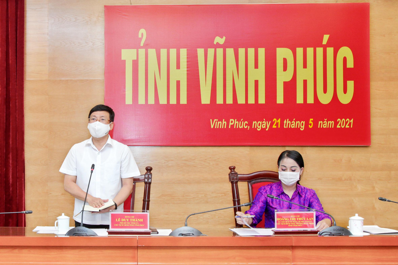 Chủ tịch tỉnh Vĩnh Phúc Lê Duy Thành chia sẻ với các doanh nghiệp Chủ tịch tỉnh Vĩnh Phúc Lê Duy Thành chia sẻ với các doanh nghiệp
