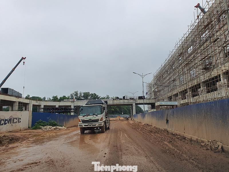 Dự án Nhà máy đốt rác phát điện Sóc Sơn của Tập đoàn Thiên Ý nằm trong Khu liên hợp xử lý chất thải rắn Sóc Sơn, được UBND thành phố Hà Nội chấp thuận chủ trương từ năm 2017, tổng mức đầu tư khoảng 7.000 tỷ đồng.