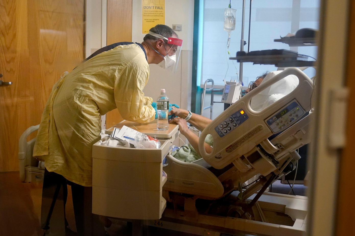 WHO khẳng định không có bằng chứng cho thấy BA.2 gây bệnh nặng hơn. Ảnh: Washington Post. WHO khẳng định không có bằng chứng cho thấy BA.2 gây bệnh nặng hơn. Ảnh: Washington Post.