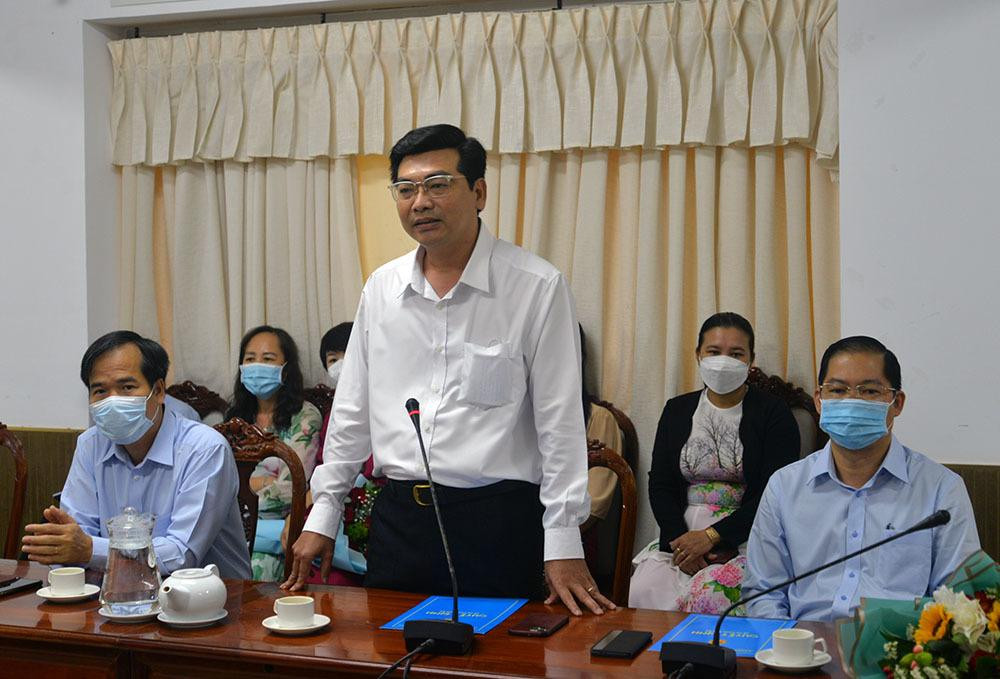 Ông Trần Thanh Bình tân Giám đốc Sở GD-ĐT TP Cần Thơ. Ông Trần Thanh Bình tân Giám đốc Sở GD-ĐT TP Cần Thơ.