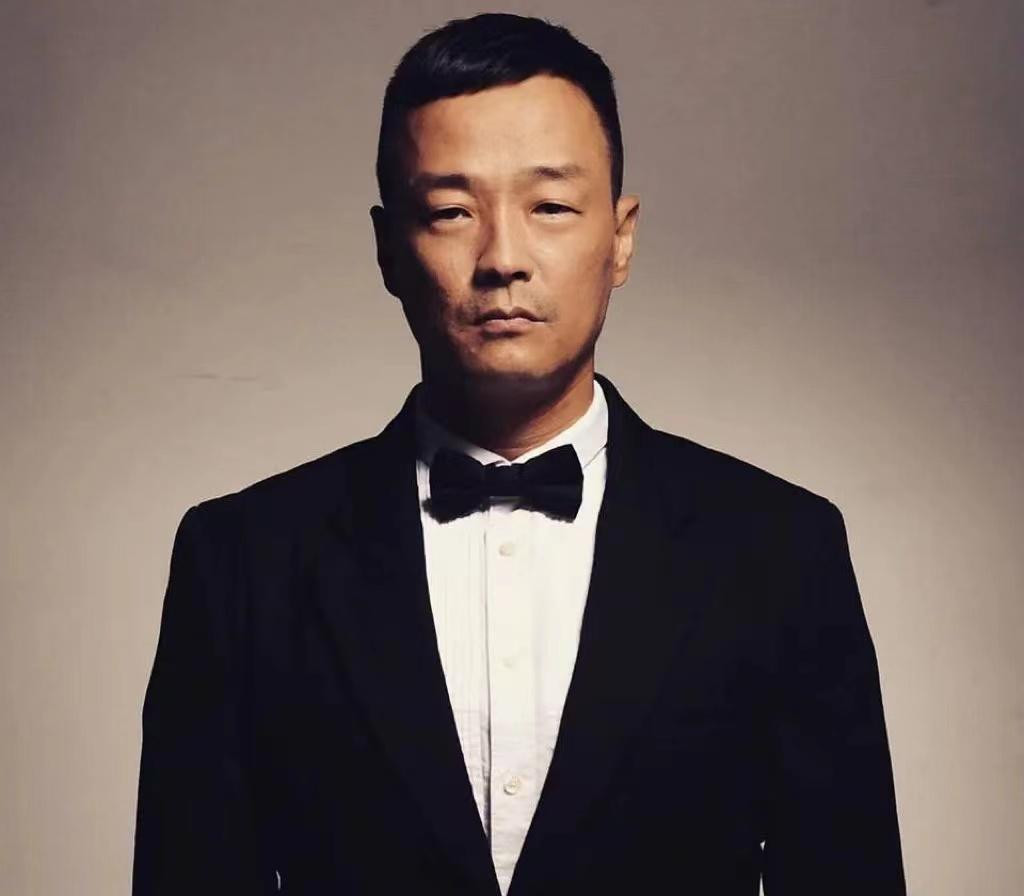 Anh là ngôi sao công khai yêu đồng giới.