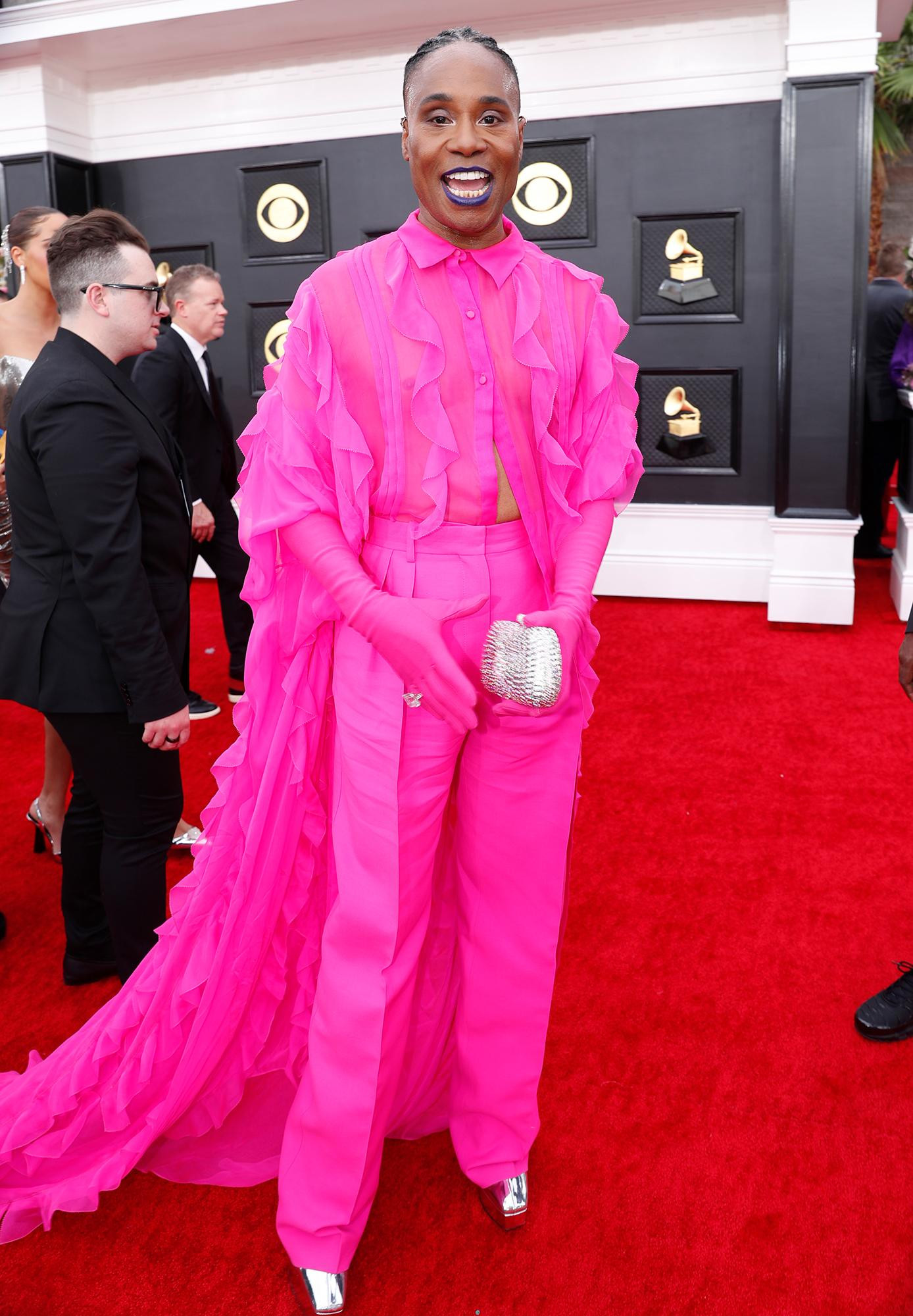 Billy Porter không mặc váy lên thảm đỏ nhưng vẫn thu hút mọi ánh nhìn với "cây hồng neon".