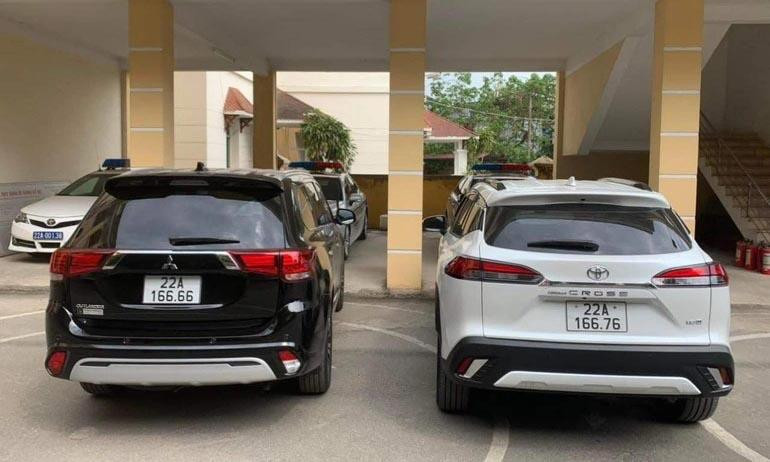 Hai chiếc xe có biển số gần giống nhau, chỉ khác một chữ số. Ảnh: Dân trí Hai chiếc xe có biển số gần giống nhau, chỉ khác một chữ số. Ảnh: Dân trí