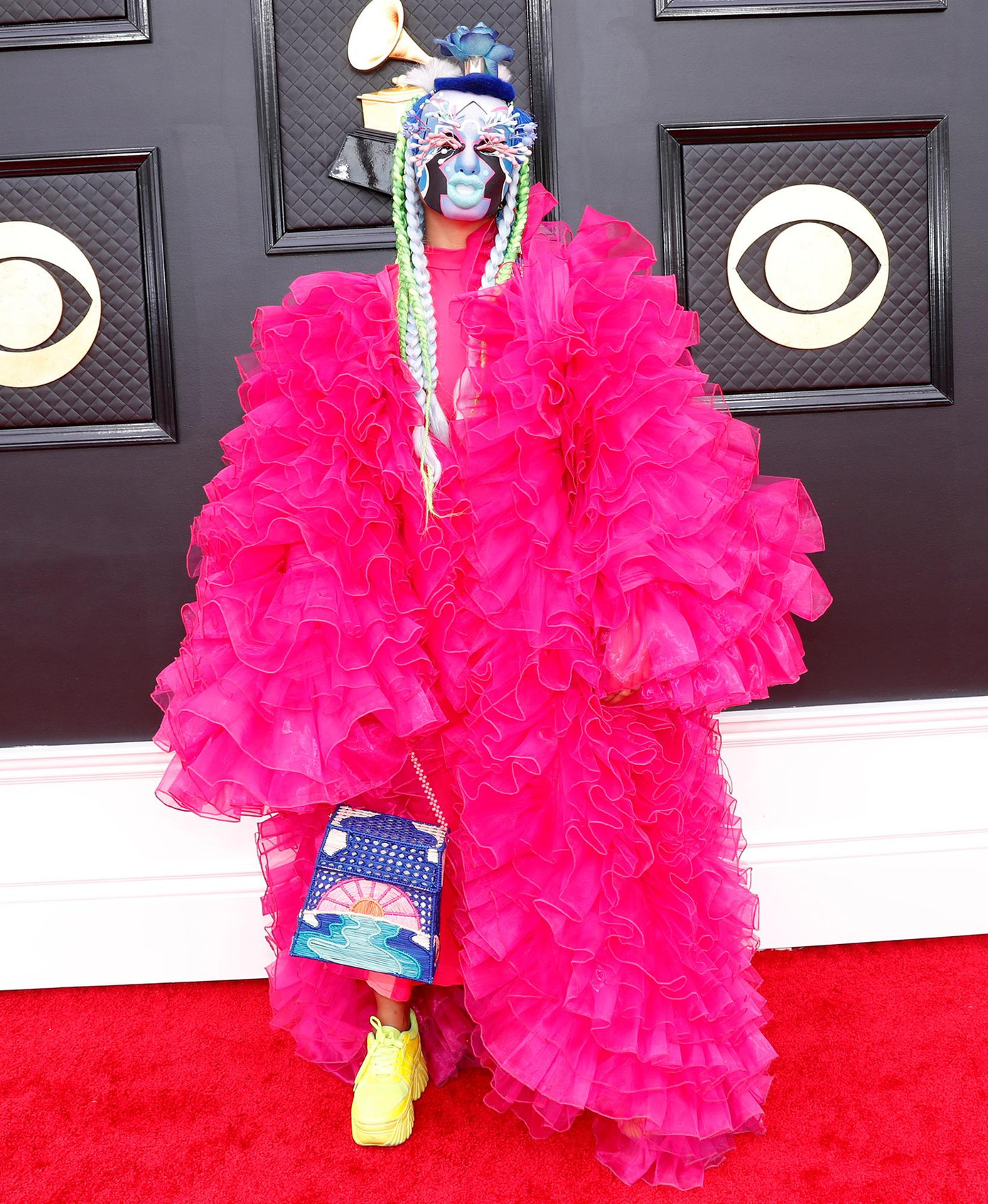 Ca sĩ Colombia Li Saumet với kiểu trang điểm "không đụng hàng".