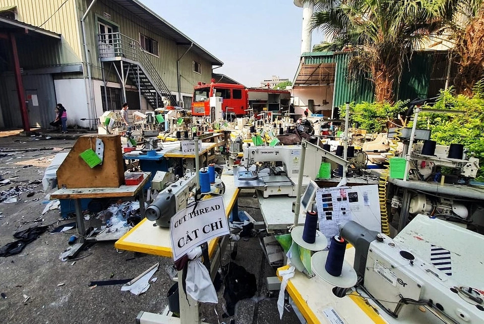 Theo báo cáo từ Công an tỉnh Bắc Giang, hỏa hoạn không có thiệt hại về người. Tuy nhiên, toàn bộ dãy nhà rộng khoảng 700 m2 bị đổ sập, nhiều tài sản biến dạng. Ngọn lửa cũng thiêu rụi một phần kho chứa hàng thành phẩm rộng khoảng 800 m2.