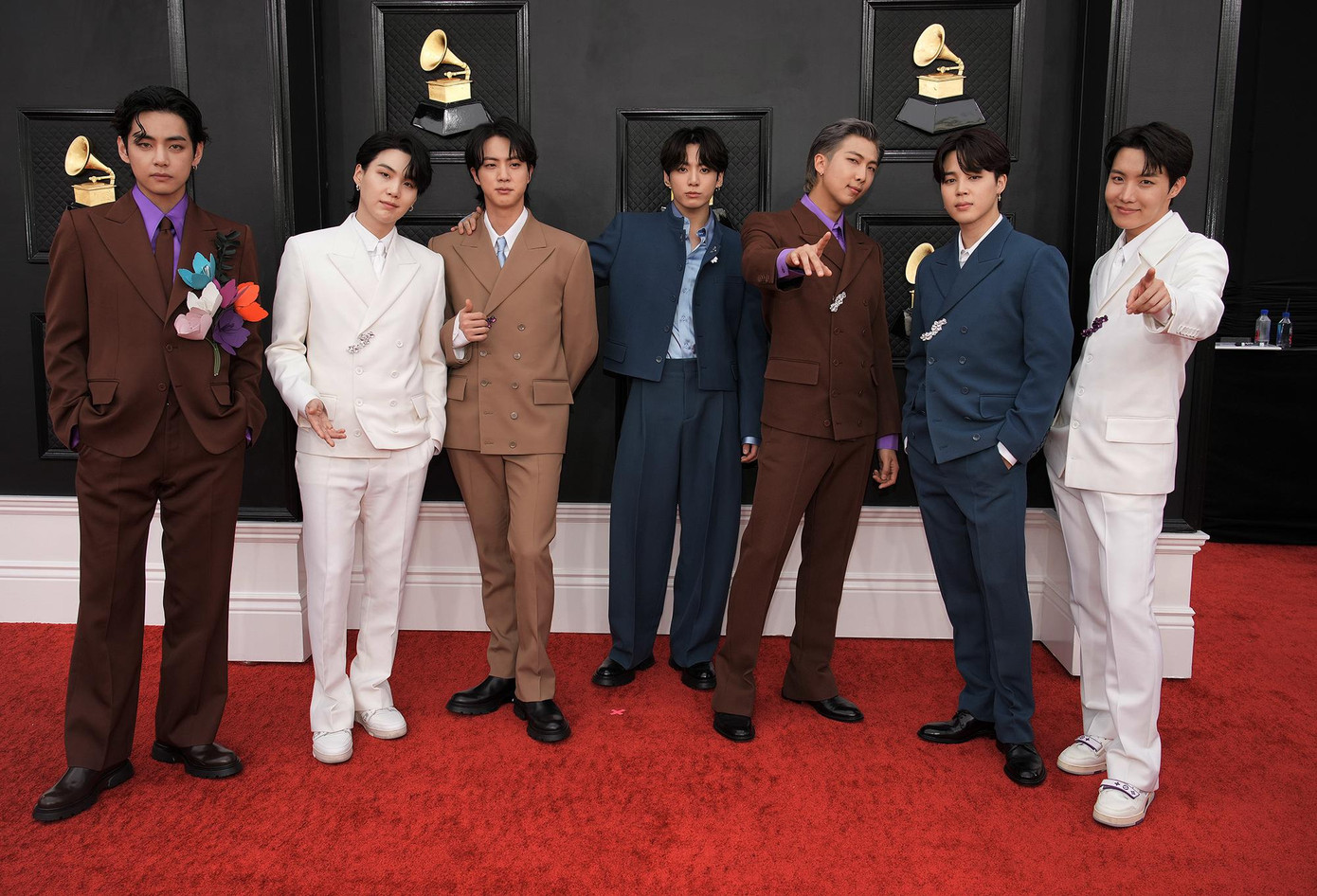 BTS tiếp tục &quot;trắng tay&quot; tại Grammy.