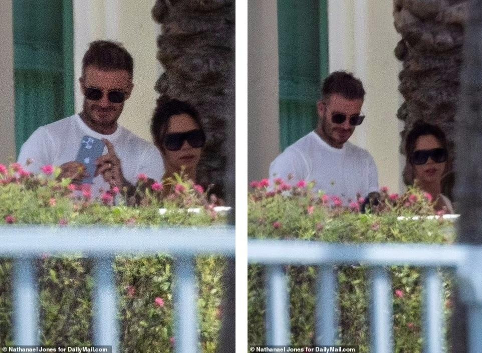 Hôm thứ Sáu (8/4), vợ chồng Victoria và David Beckham đã có mặt tại dinh thự của thông gia dự bữa tiệc tổng duyệt vào tối cùng ngày trước ngày cưới chính thức.