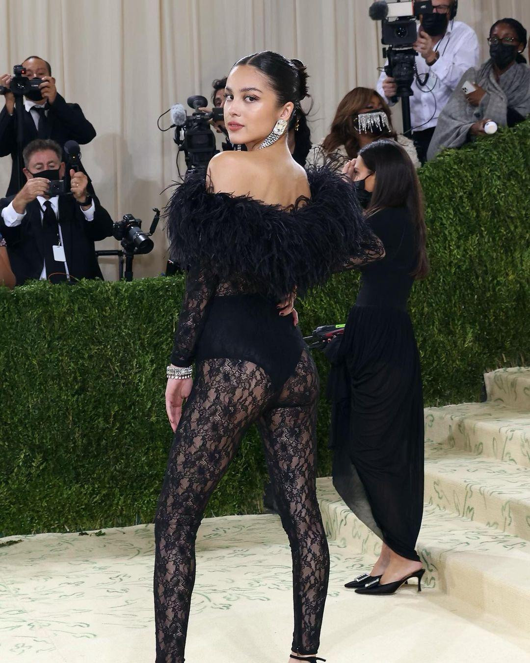 Ở tuổi 19, Olivia Rodrigo có trong tay mọi thứ mà hầu hết các cô gái khao khát, ngoại hình xinh đẹp và sự nghiệp thành công.