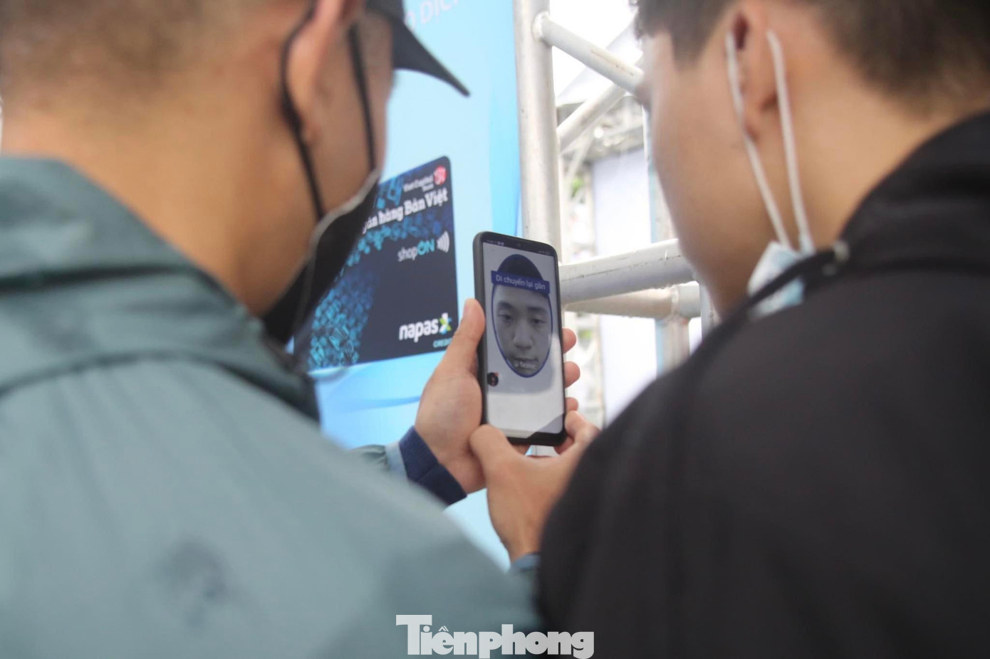 Với công nghệ Face ID, khách hàng hoàn toàn yên tâm về tính bảo mật và "chính chủ".