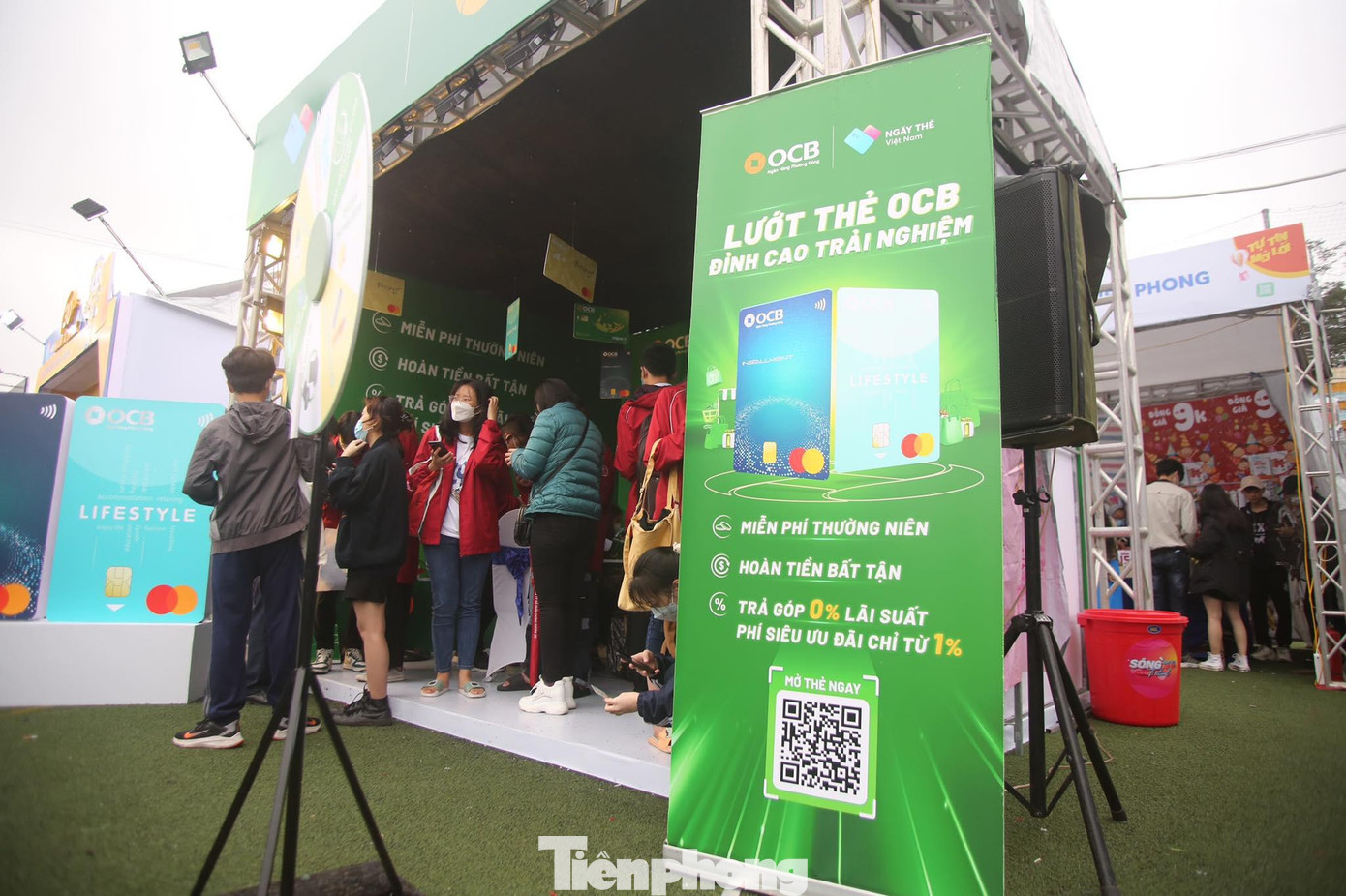 Những tiện ích mà khách hàng có được khi mở thẻ của OCB là miễn phí sử dụng thường niên, hoàn tiền không giới hạn và trả góp 0% lãi suất...