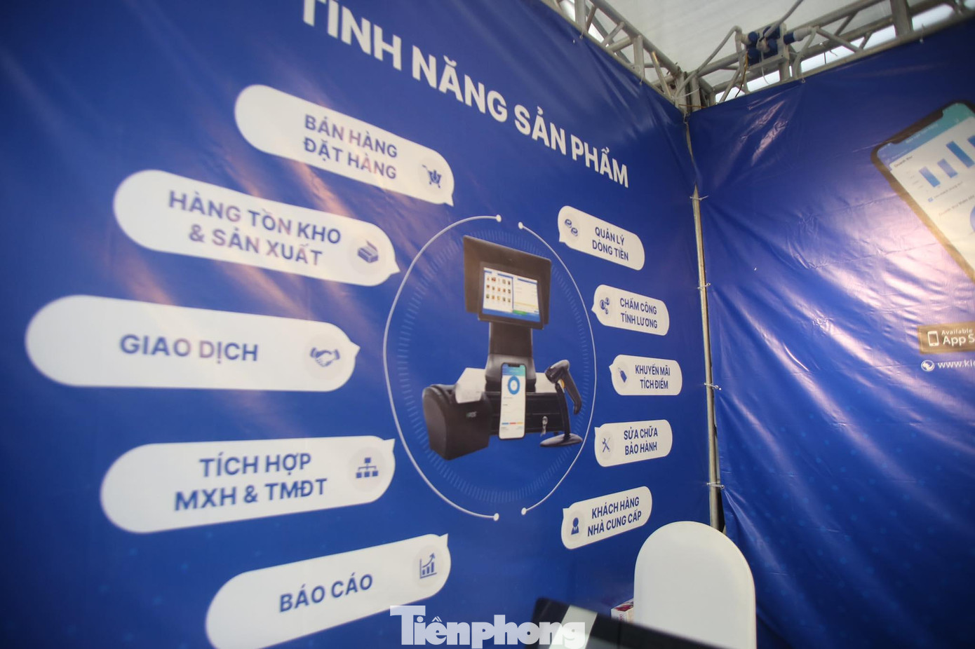 Phần mềm tích hợp nhiều tính năng, giúp các chủ shop thuận tiện, nhanh chóng hơn trong việc bán hàng.