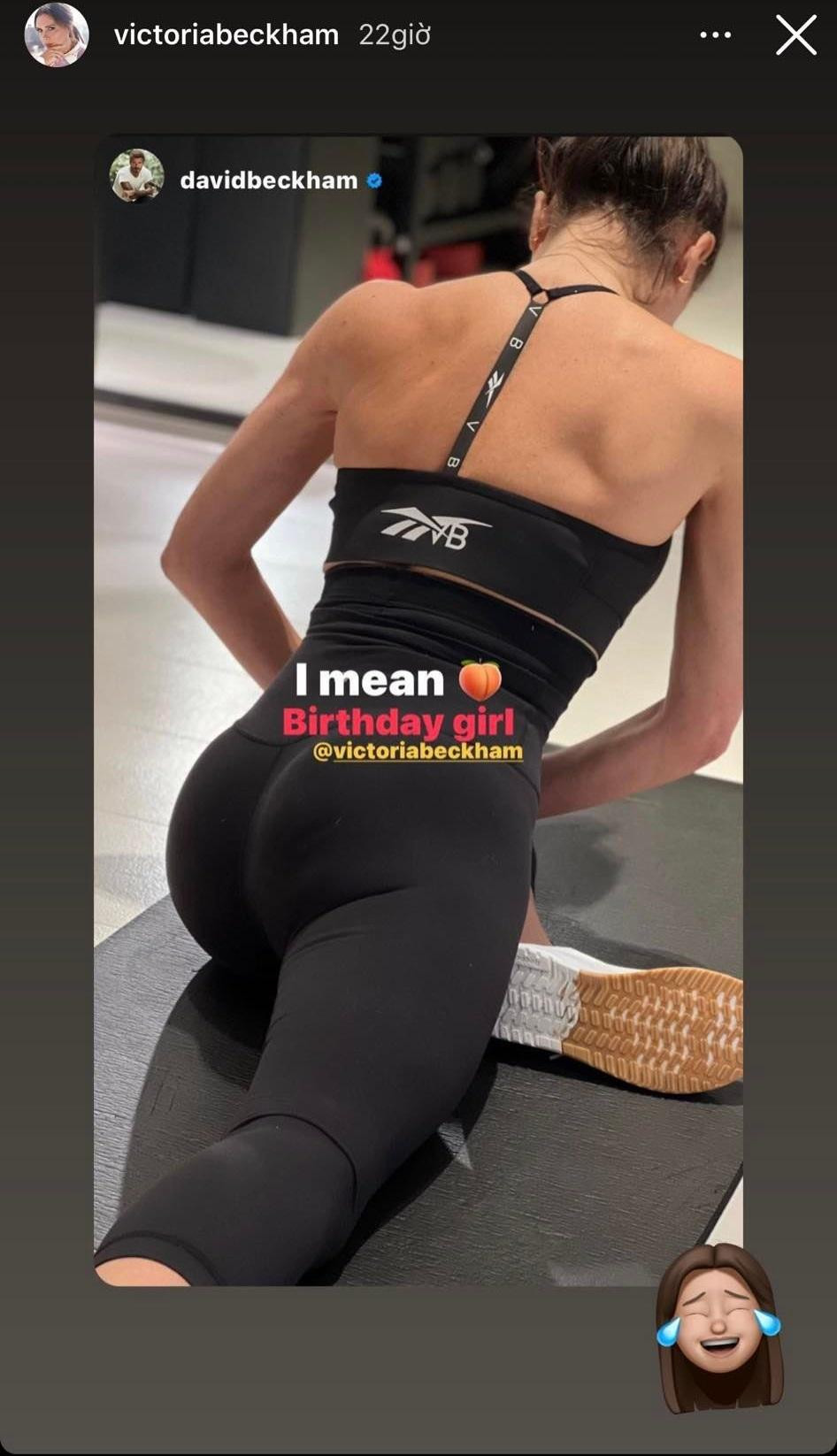 Cựu danh thủ 7x còn khoe đường cong gợi cảm của vợ trên Instagram Story, gọi Victoria là "cô gái sinh nhật".