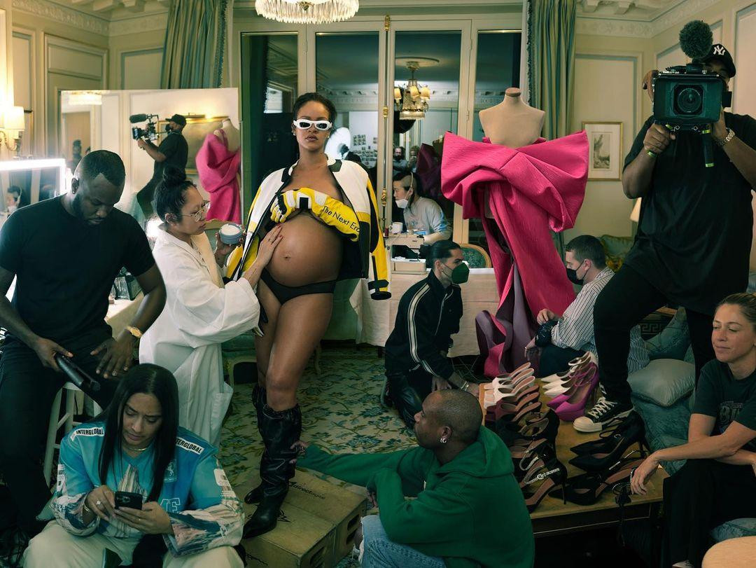 Rihanna đồng thời là tỷ phú USD đầu tiên đến từ Barbados lọt vào danh sách của Forbes.