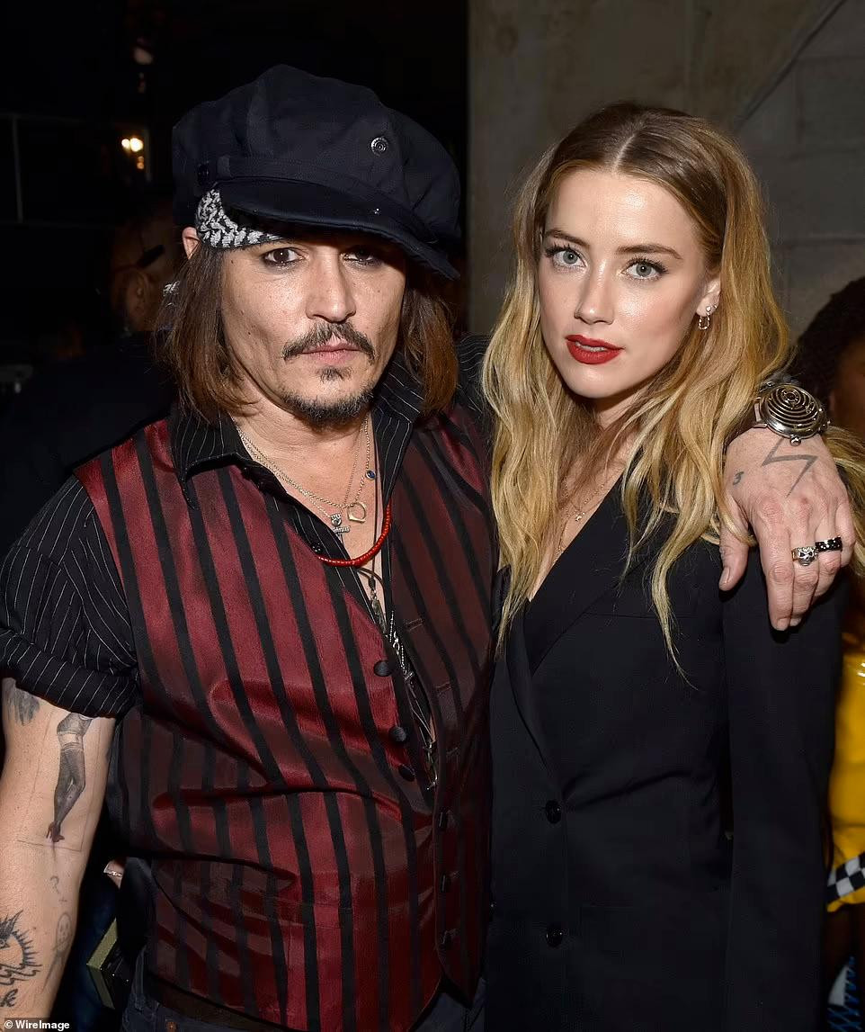 Phiên tòa giữa Depp và Heard dự kiến kéo dài trong 6 tuần tới. Phiên tòa giữa Depp và Heard dự kiến kéo dài trong 6 tuần tới.