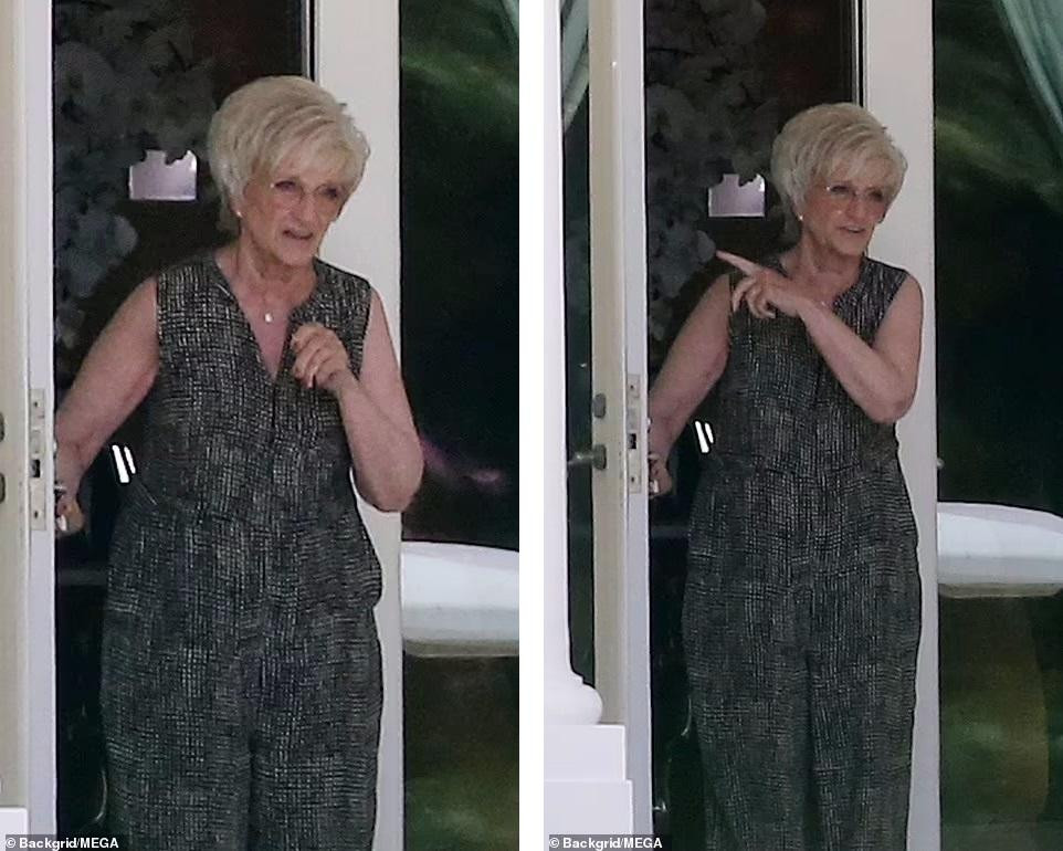 Bà nội của Brooklyn, Sandra. Bà đã ly hôn ông Ted vào năm 2002 sau 33 năm chung sống.