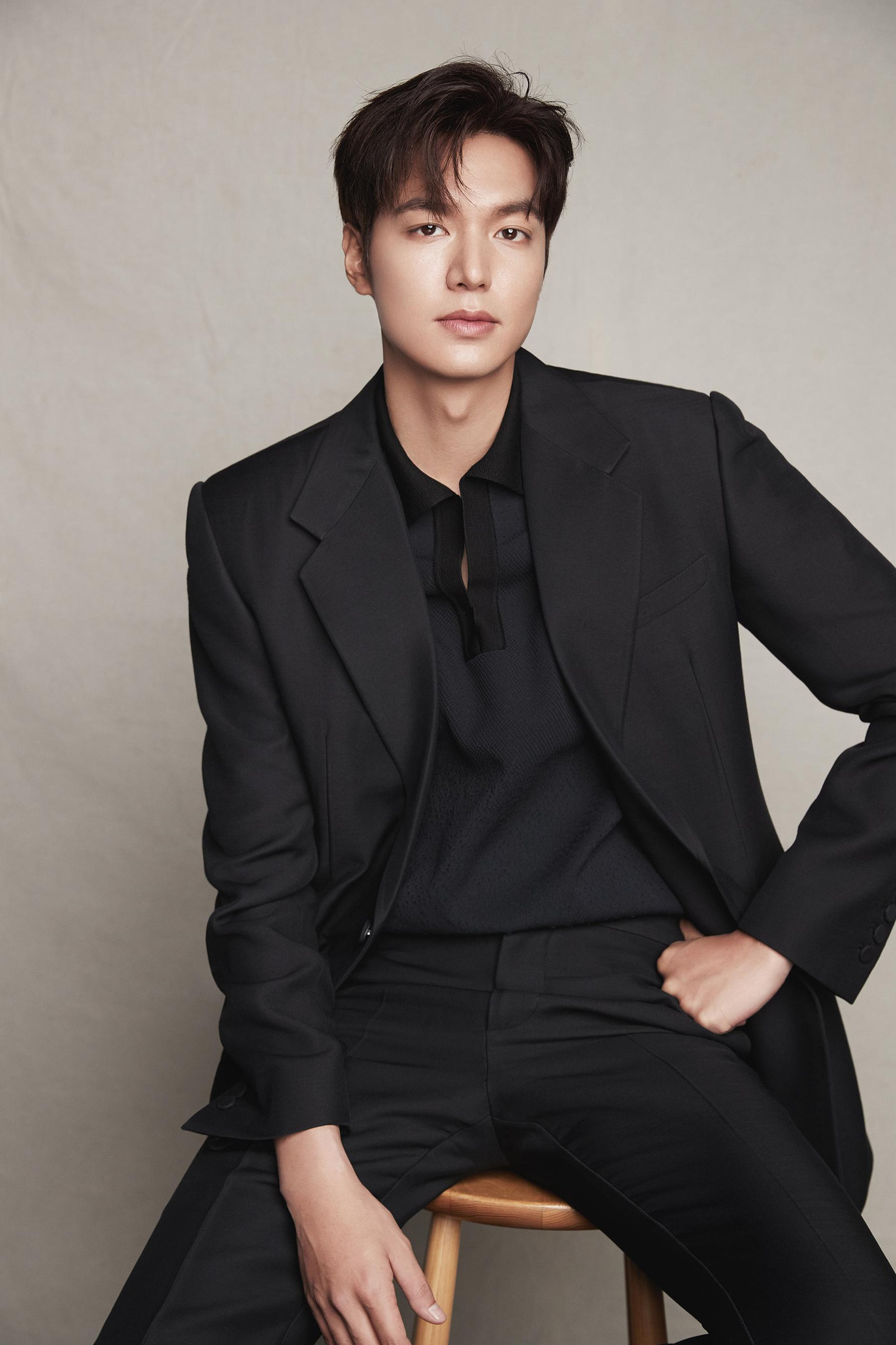 4. Lee Min Ho có tài sản ròng khoảng 26 triệu USD. Anh được trả cát xê 62.000 USD/tập phim.