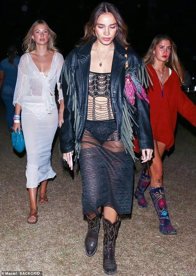 Tình cũ của Brooklyn đang độc thân.