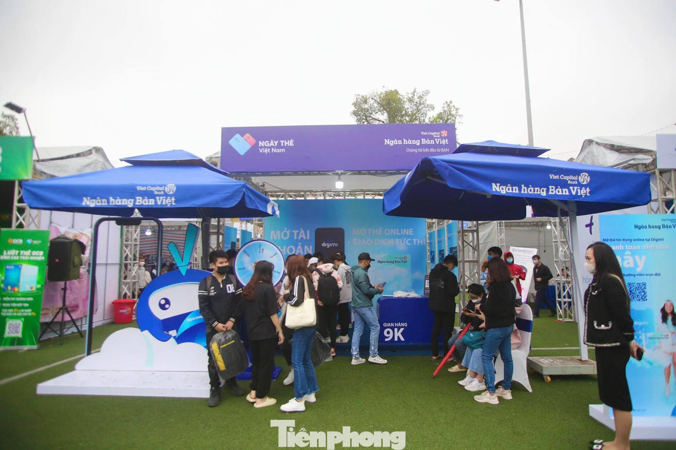 Một trong những gian hàng thu hút đông đảo người tham quan nhất tại sự kiện Sóng Festival - Ngày Thẻ Việt Nam 2022 là của Ngân hàng Bản Việt (Viet Capital Bank).