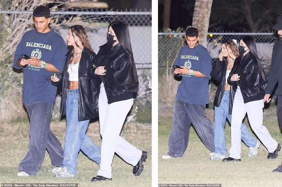 Kylie Jenner dự lễ hội cùng Hailey Bieber và bạn thân Fai Khadra. Cả ba đều chọn phong cách đơn giản.