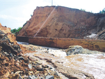 Vỡ đập thủy điện Ia Kriel2