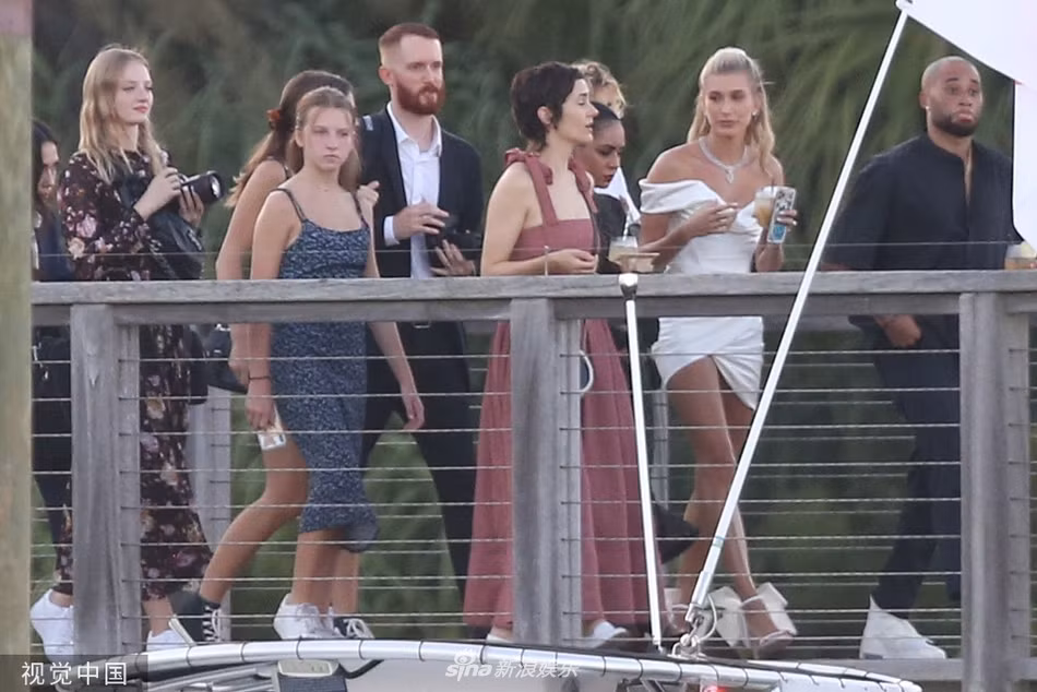 Những hình ảnh hiếm hoi tại đám cưới của Justin Bieber và siêu mẫu nội y ảnh 8
