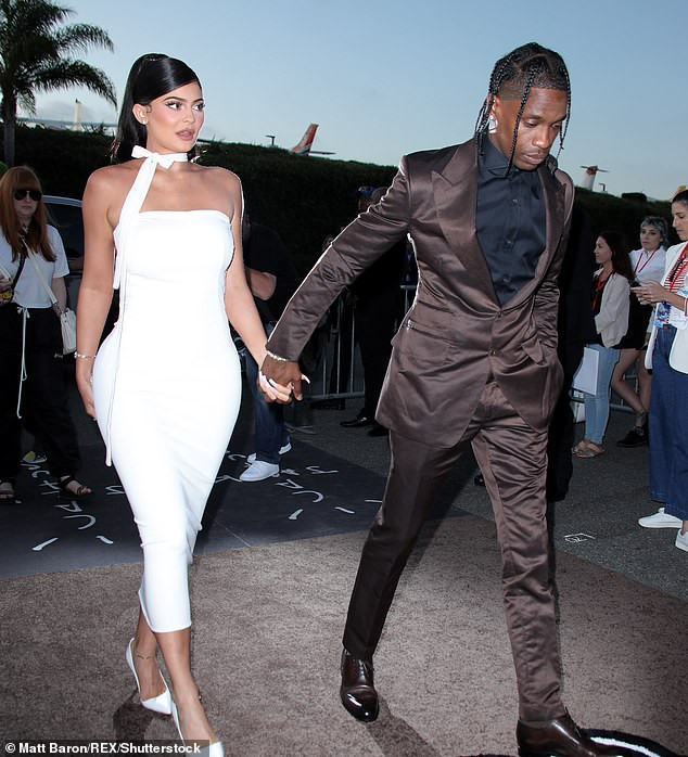 Mỹ nhân nóng bỏng bị nghi khiến bạn trai ‘cắm sừng’ em út tỷ phú nhà Kardashian ảnh 1