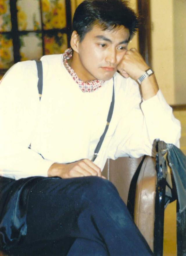 ‘Triển Chiêu’ Hà Gia Kính vẫn điển trai phong độ ở tuổi 60 ảnh 2