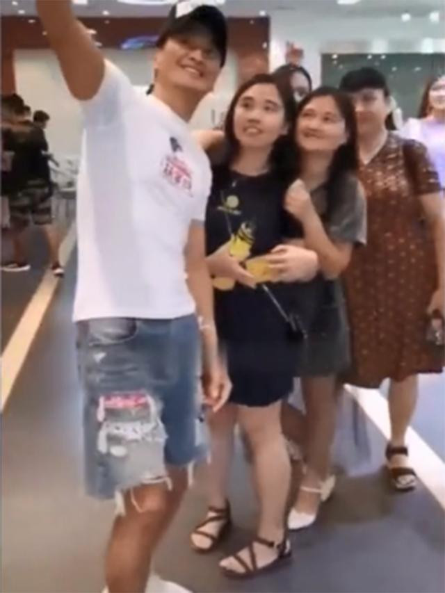 ‘Triển Chiêu’ Hà Gia Kính vẫn điển trai phong độ ở tuổi 60 ảnh 1