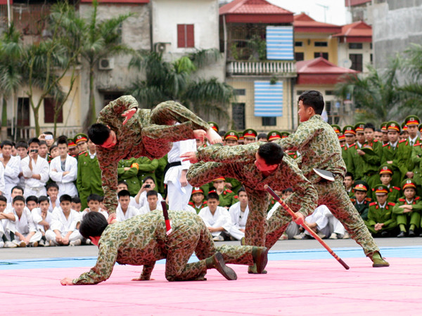 Tinh nhuệ, lấy ít địch nhiều