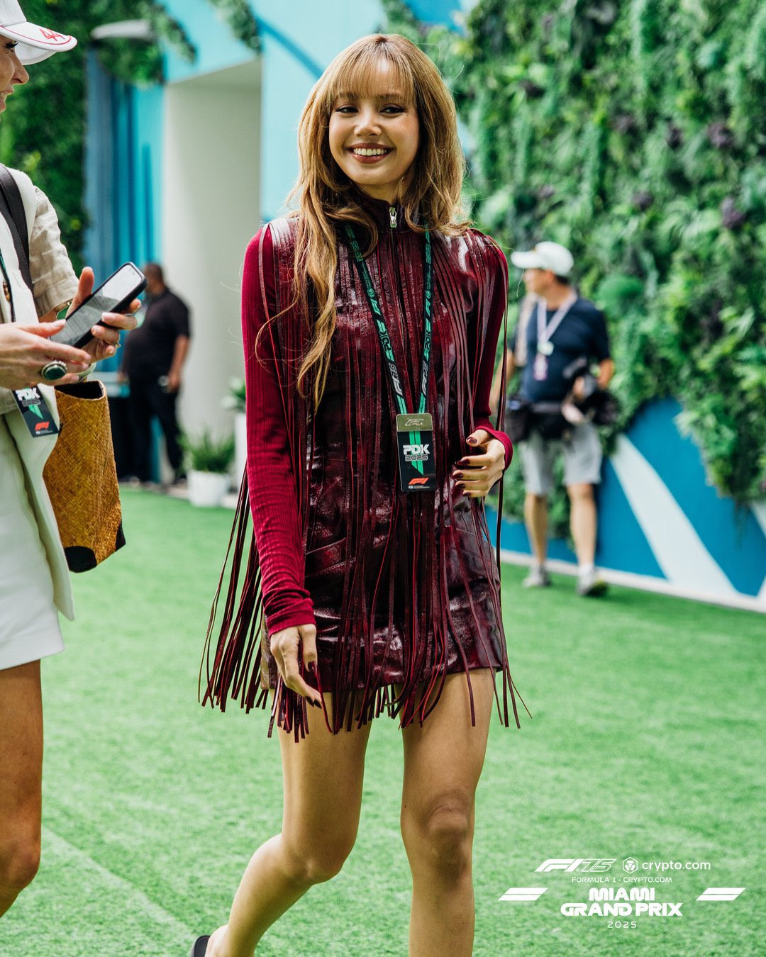 Sáng 5/5 (giờ Việt Nam), Lisa có lịch trình ở Miami (Mỹ), trong khi trợ lý của cô đã tới New York - thành phố tổ chức Met Gala 2025.