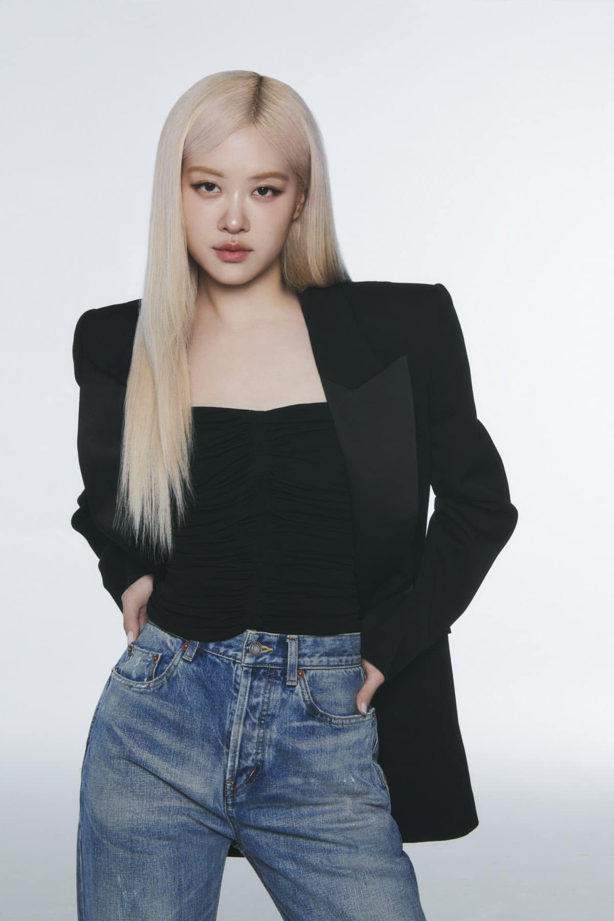 Rosé BLACKPINK sẽ sớm xuất hiện trên chiến dịch quảng bá YSL Beauty Love. Rosé BLACKPINK sẽ sớm xuất hiện trên chiến dịch quảng bá YSL Beauty Love.