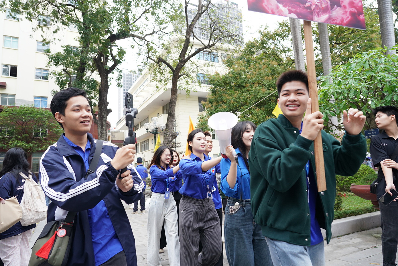 AJC Tour mang đến cho học sinh và phụ huynh những trải nghiệm thực tế về môi trường học tập tại Học viện. AJC Tour mang đến cho học sinh và phụ huynh những trải nghiệm thực tế về môi trường học tập tại Học viện.