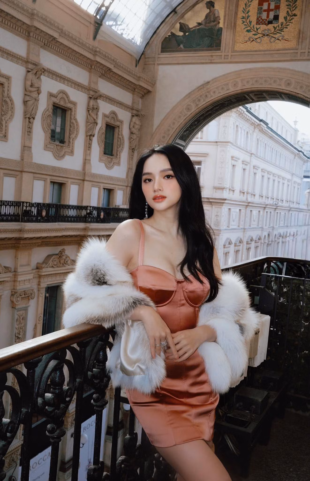 Tái xuất Milan Fashion Week sau 2 năm, Hương Giang nhận nhiều phản hồi tích cực. Tái xuất Milan Fashion Week sau 2 năm, Hương Giang nhận nhiều phản hồi tích cực.