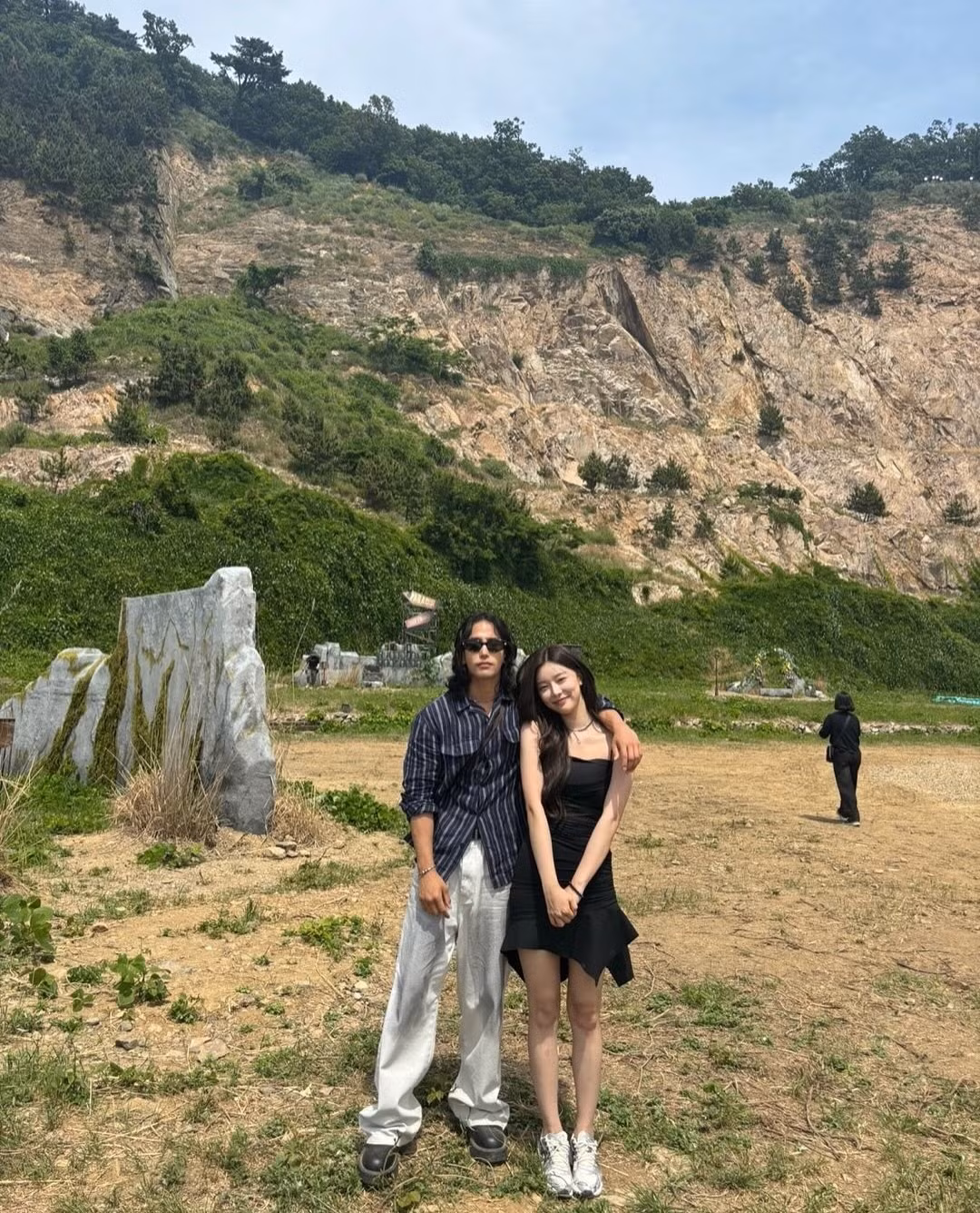 Tình trạng quan hệ của cặp đôi Yuk - Si An hậu Single's Inferno 4 là điều được cư dân mạng quan tâm nhất lúc này.